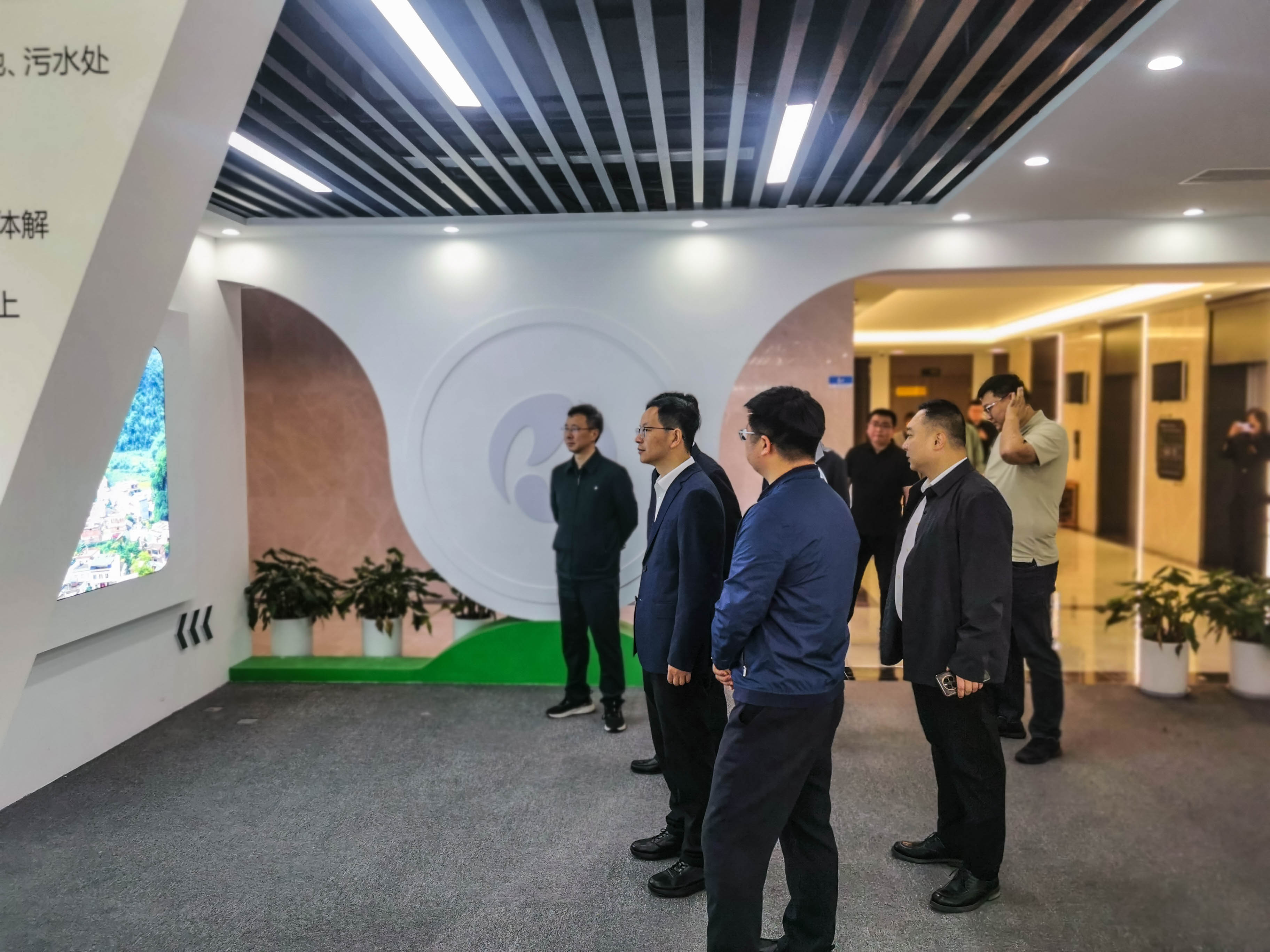 鹽都區(qū)領(lǐng)導(dǎo)來我司指導(dǎo)工作